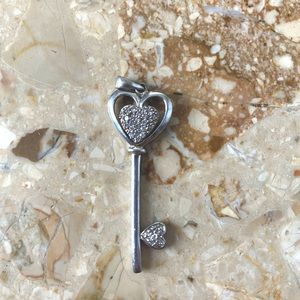 925 sterling silver heart key pendent necklace